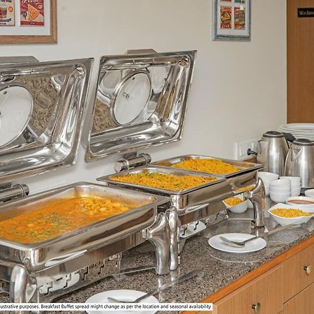 Hotel Nysha Palace Near Igi Airport Új-Delhi Kültér fotó