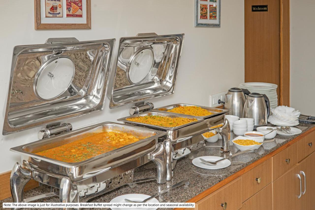 Hotel Nysha Palace Near Igi Airport Új-Delhi Kültér fotó