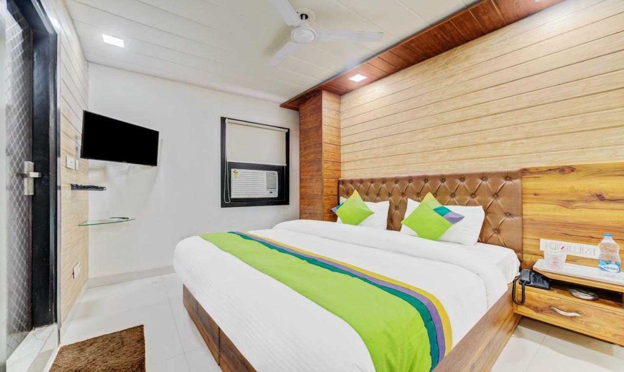 Hotel Nysha Palace Near Igi Airport Új-Delhi Kültér fotó