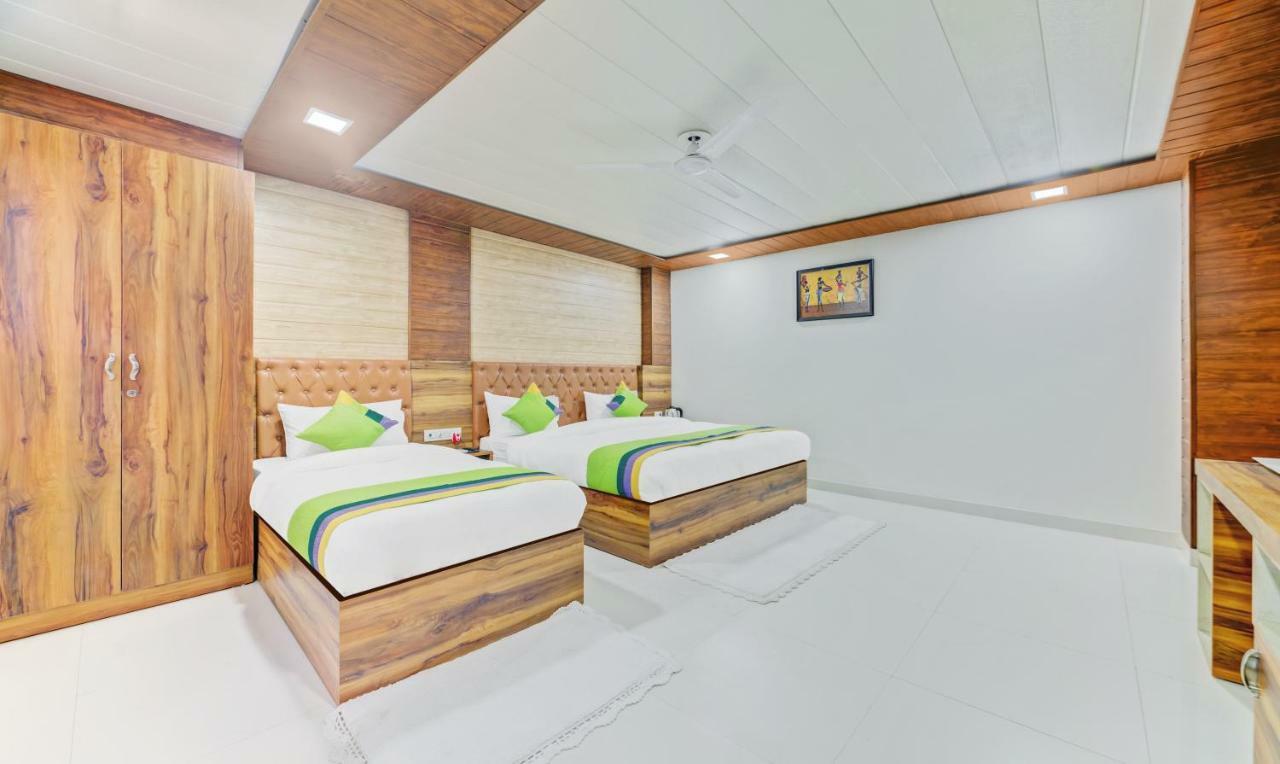 Hotel Nysha Palace Near Igi Airport Új-Delhi Kültér fotó