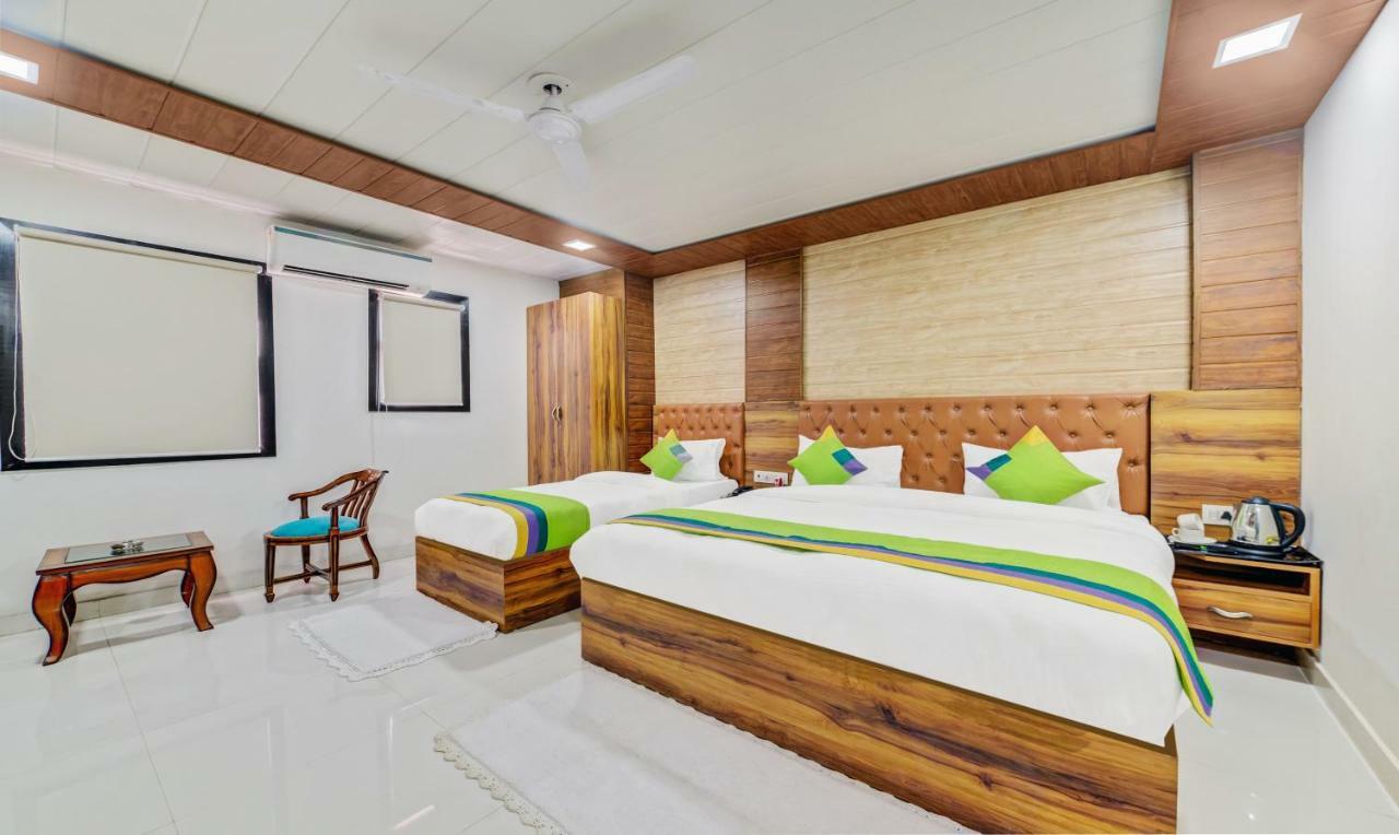 Hotel Nysha Palace Near Igi Airport Új-Delhi Kültér fotó