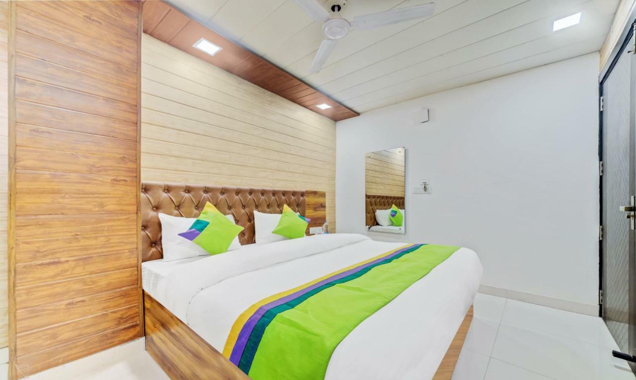 Hotel Nysha Palace Near Igi Airport Új-Delhi Kültér fotó