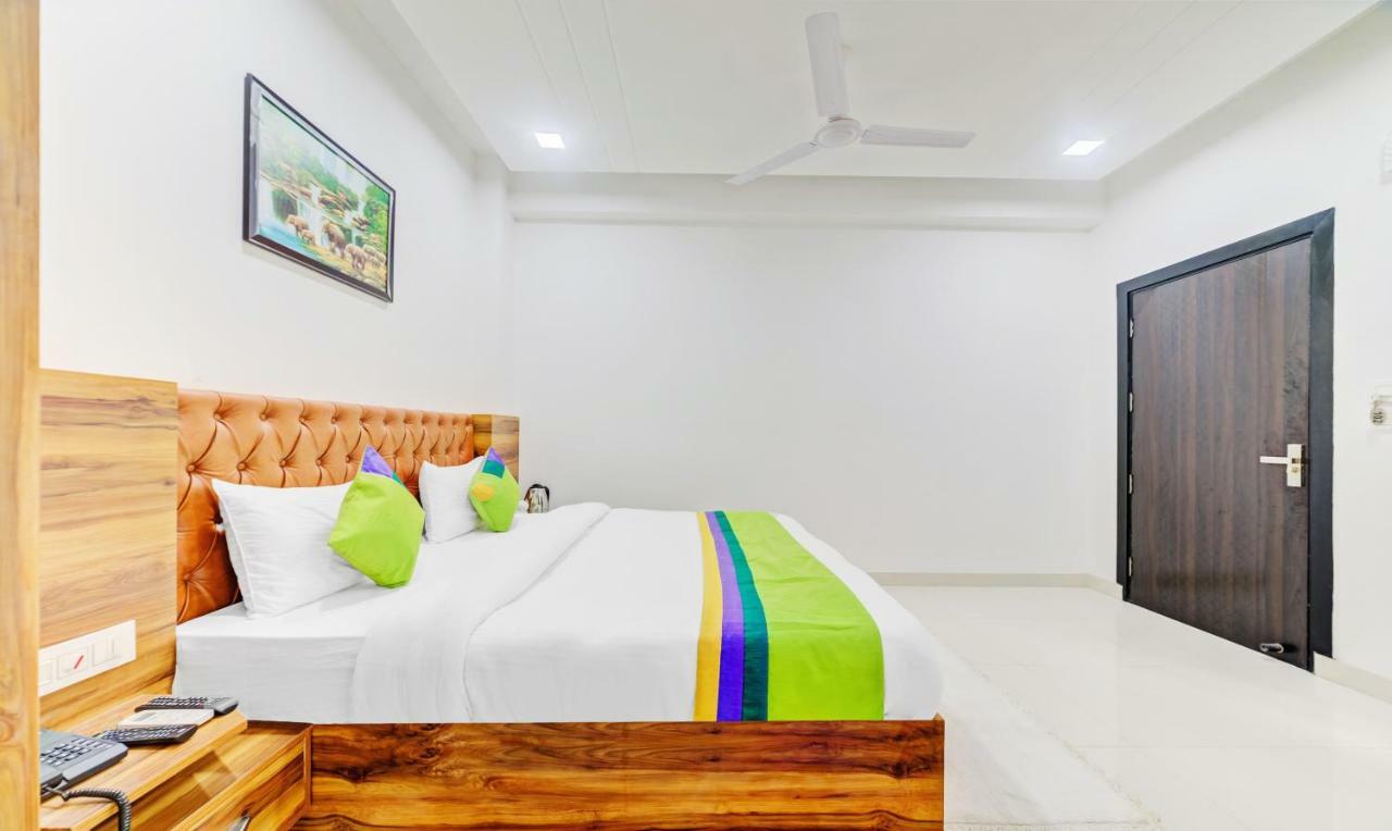Hotel Nysha Palace Near Igi Airport Új-Delhi Kültér fotó