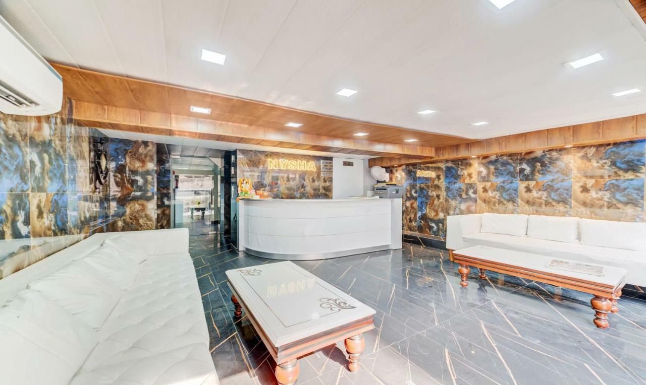 Hotel Nysha Palace Near Igi Airport Új-Delhi Kültér fotó